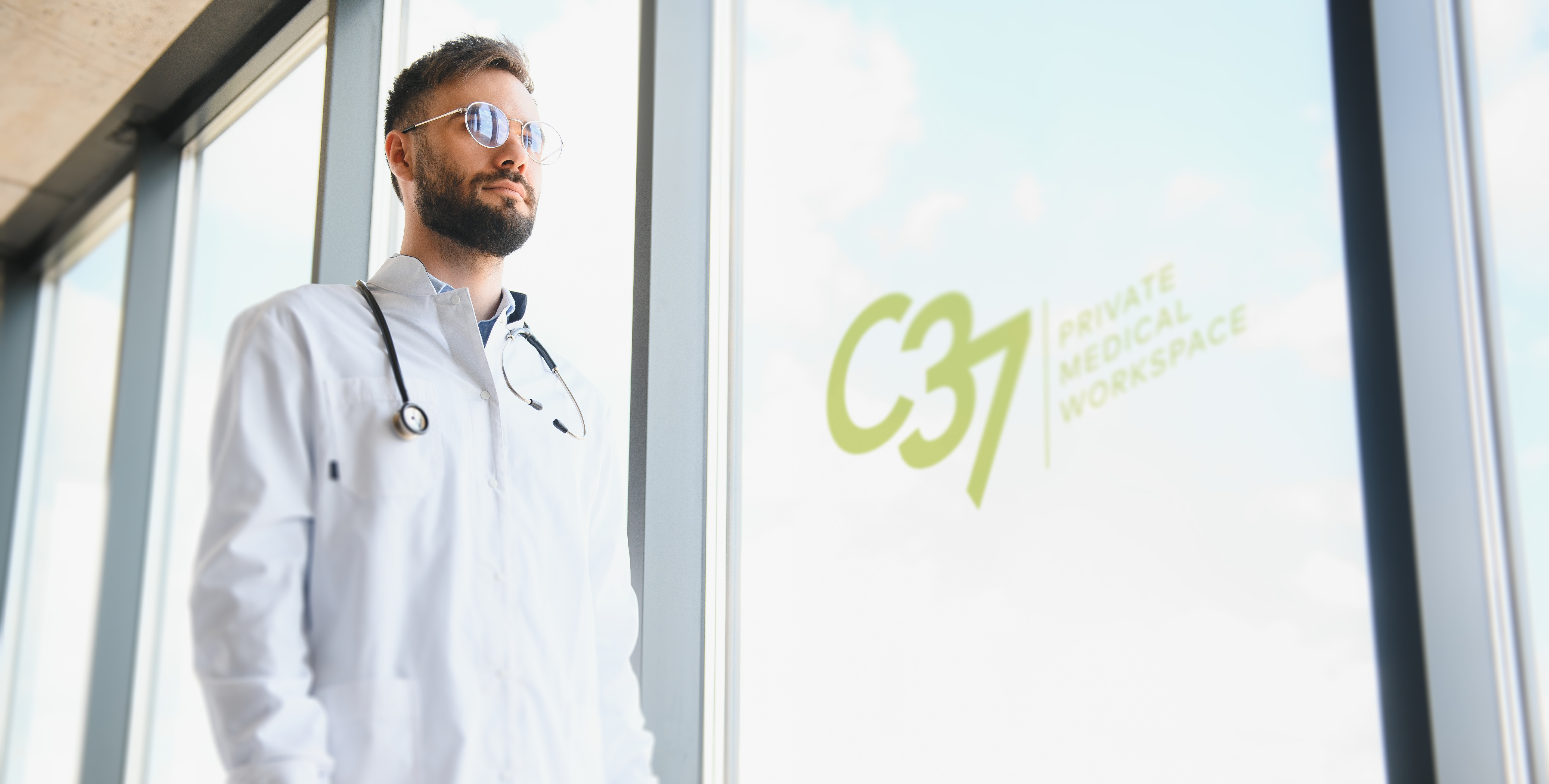 C37 Private medical workspace